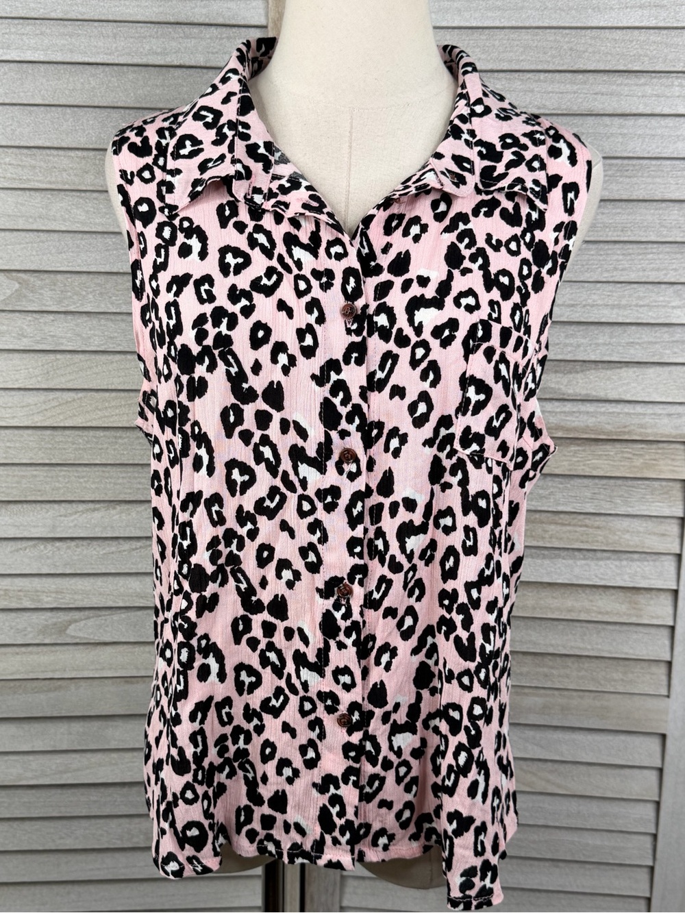 MORAL FIBER Pink Collared Sleeveless Button Down with Black Leopard Print-XL